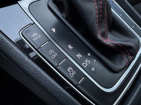 Used 2018 Volkswagen GTI S image 25