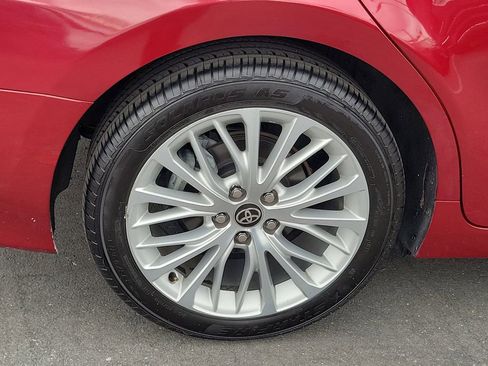 Used 2020 Toyota Camry XLE FWD image 6