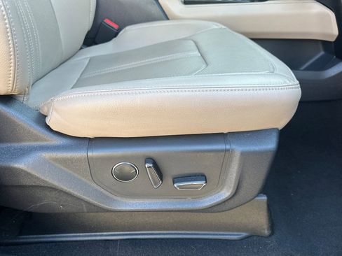 Used 2024 Ford Expedition Limited image 24