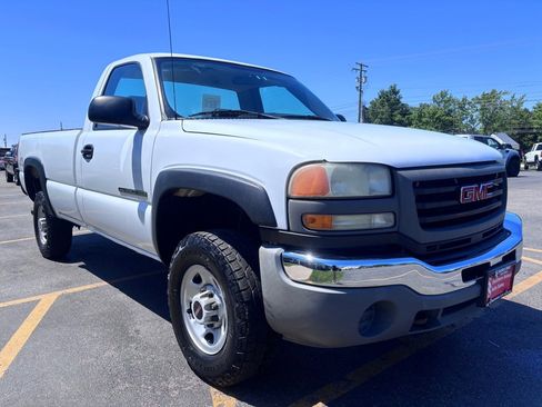 Used 2004 GMC Sierra 2500 W/T AWD/4WD image 4