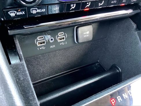 Used 2023 Jeep Grand Cherokee L Laredo image 34