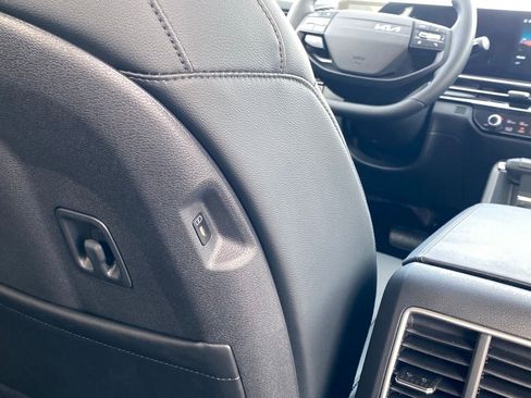 New 2026 Kia Sportage EX FWD image 25