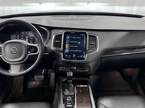 Used 2019 Volvo XC90 T5 Momentum AWD/4WD image 2
