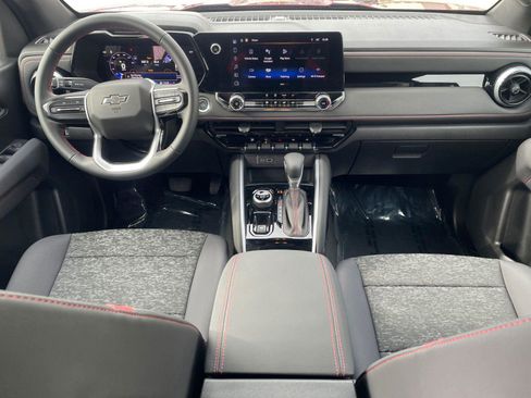 Used 2024 Chevrolet Colorado Z71 image 14