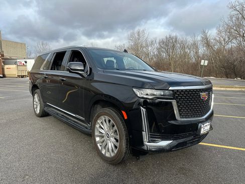 Used 2023 Cadillac Escalade ESV Premium Luxury image 10