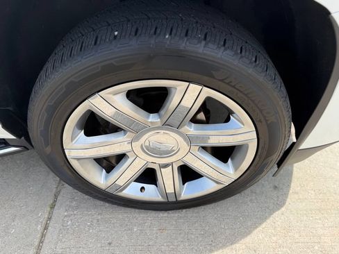 Used 2019 Cadillac Escalade Luxury AWD/4WD image 30