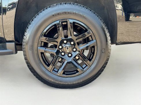 Used 2019 Chevrolet Suburban LT RWD image 34