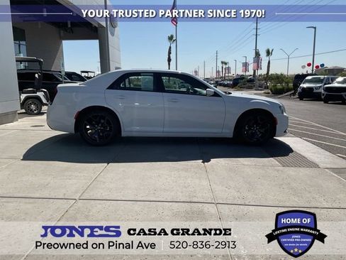 Used 2023 Chrysler 300 S RWD image 6