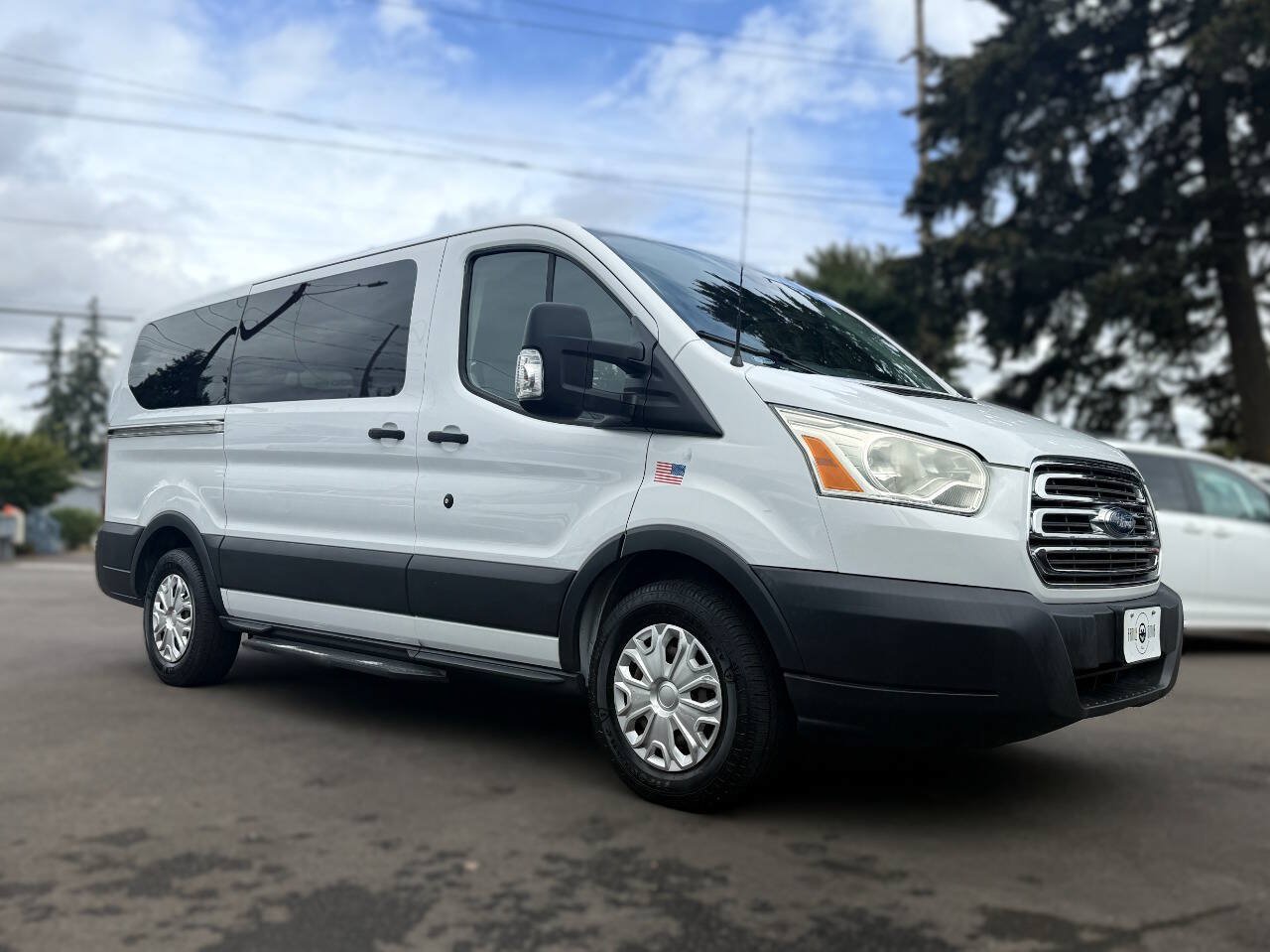 Used 2016 Ford Transit 150 XLT RWD image 1