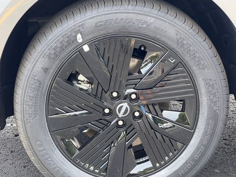 New 2025 Nissan Murano SV image 6