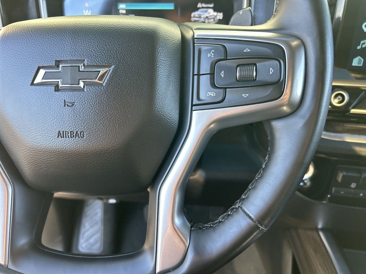 Used 2025 Chevrolet Silverado 1500 RST AWD/4WD image 21