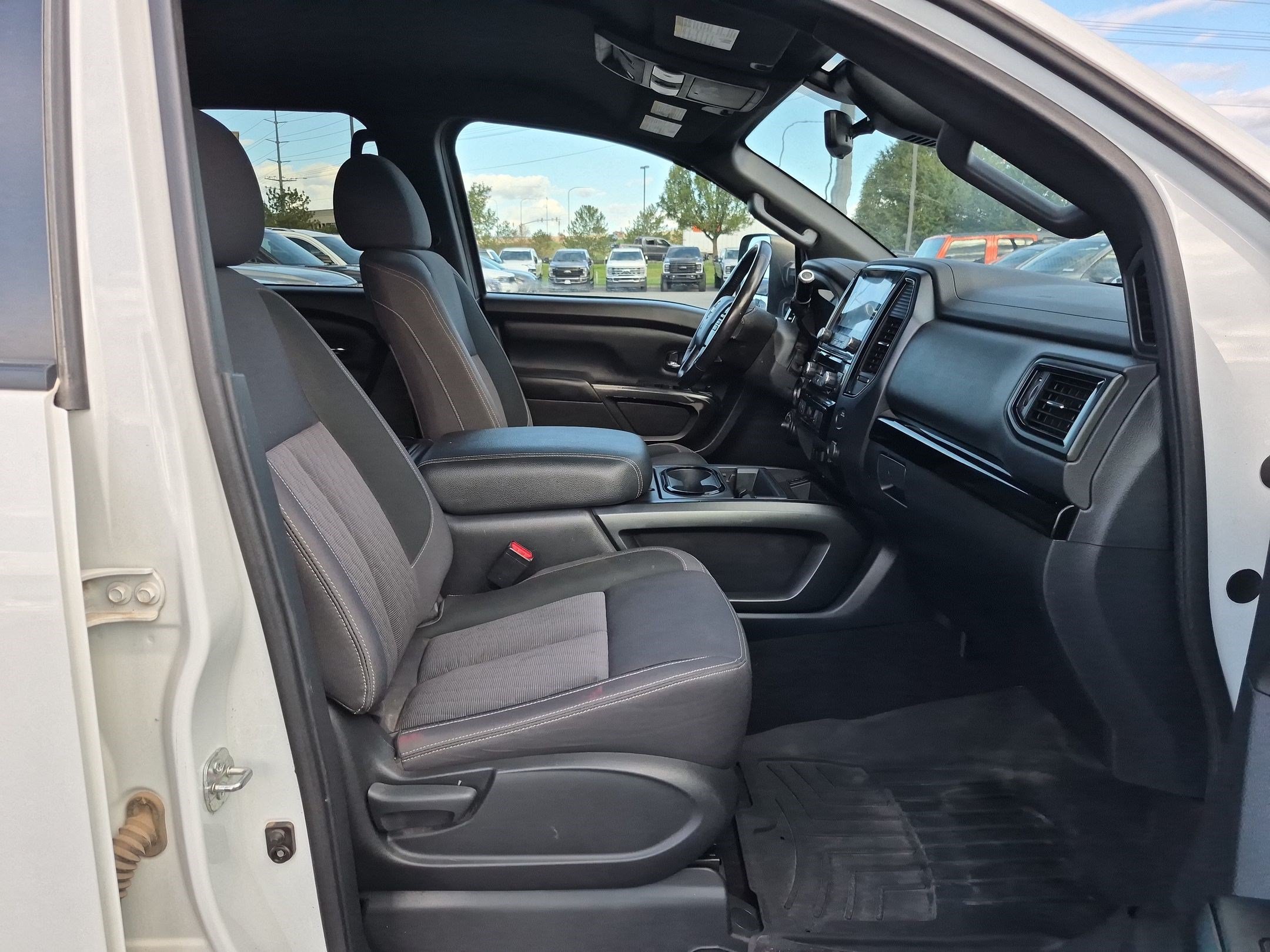 Used 2023 Nissan Titan SV w/ SV Convenience Package AWD/4WD image 33
