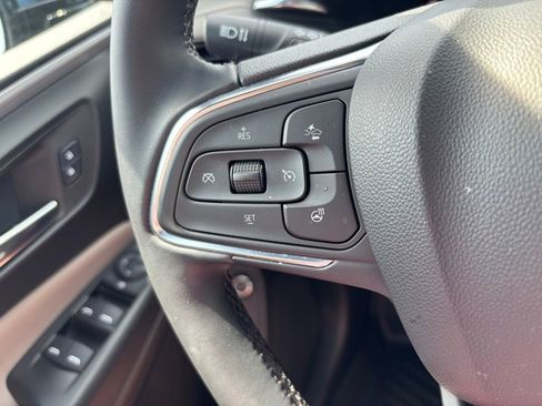 Used 2025 Buick Envista Avenir FWD image 33