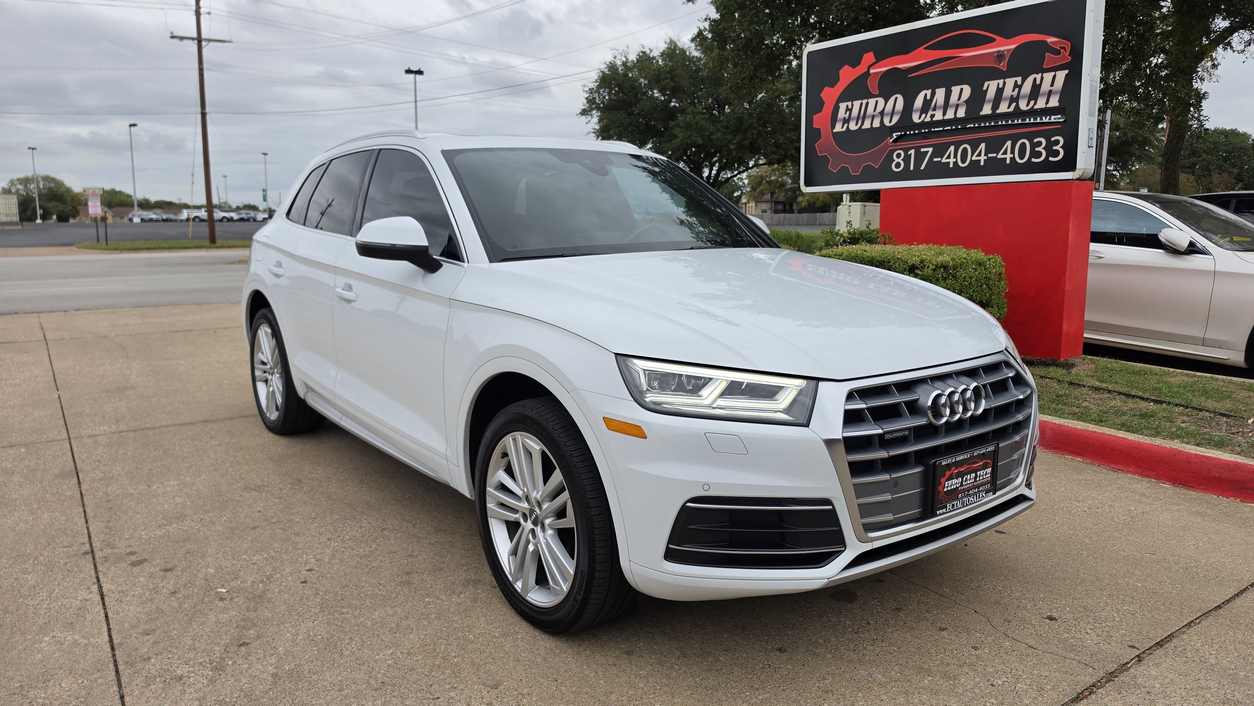 Used 2019 Audi Q5 2.0T Premium Plus w/ Premium Plus Package AWD/4WD image 6