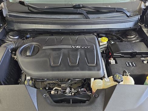 Used 2019 Jeep Cherokee Limited image 30