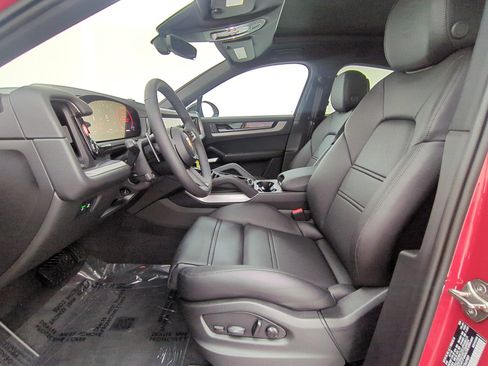 New 2026 Porsche Cayenne Coupe AWD/4WD image 5