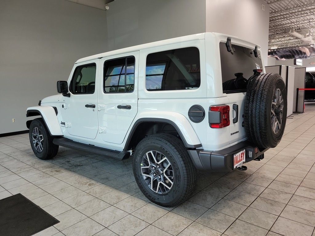 New 2025 Jeep Wrangler Unlimited Sahara AWD/4WD image 5