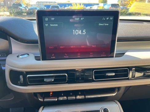 Used 2022 Lincoln Aviator AWD w/ Premium Package image 19