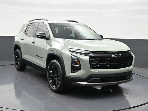 Used 2025 Chevrolet Equinox LT w/ Safety and Technology Package image 8