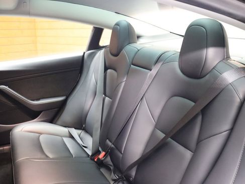 Used 2023 Tesla Model 3 Standard Range image 37