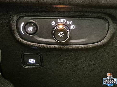 Certified 2024 GMC Terrain SLE FWD image 19