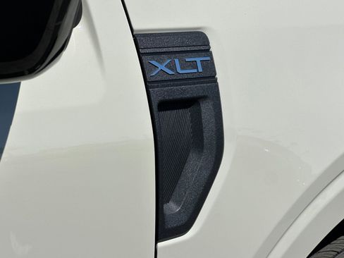 New 2025 Ford Maverick XLT w/ XLT Luxury Package image 24