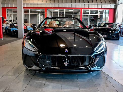 Used 2018 Maserati GranTurismo Sport image 2