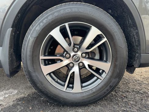 Used 2018 Toyota RAV4 XLE image 12