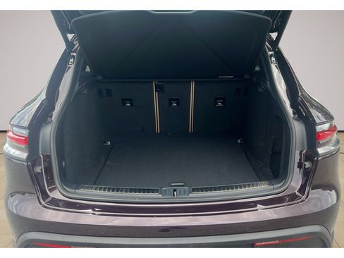 Certified 2023 Porsche Macan AWD/4WD image 16