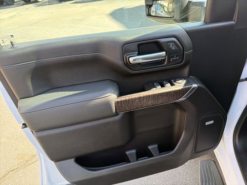 Used 2023 GMC Sierra 3500 Denali w/ Denali Ultimate Package image 14