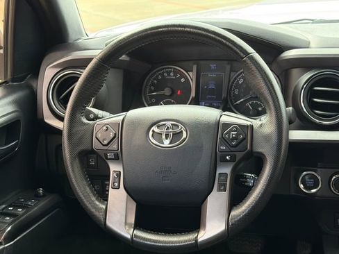 Used 2020 Toyota Tacoma TRD Pro AWD/4WD image 13