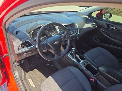 Used 2019 Chevrolet Cruze LS w/ LS Convenience Package FWD image 18