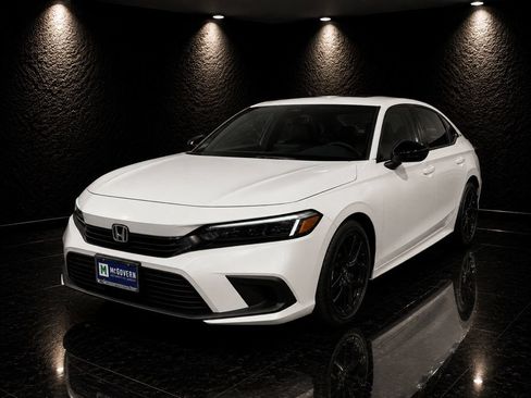 Used 2023 Honda Civic Sport image 1