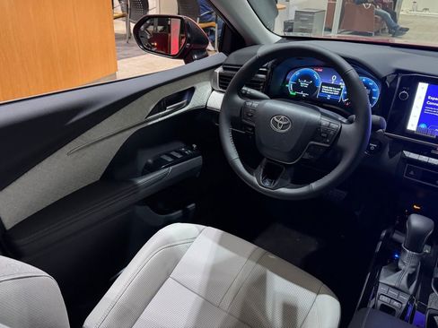 New 2026 Toyota Camry XLE AWD/4WD image 38