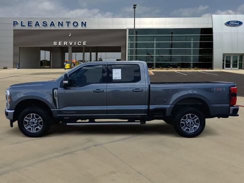 Used 2025 Ford F250 Lariat AWD/4WD image 2