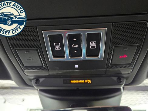 Used 2018 Land Rover Discovery HSE Luxury AWD/4WD image 25