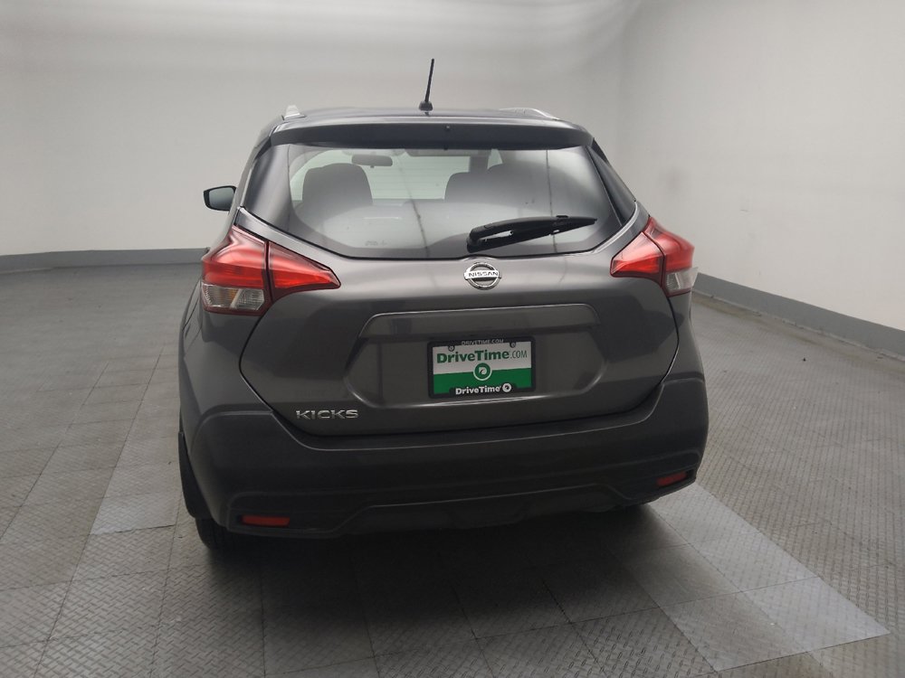 Used 2019 Nissan Kicks S FWD image 6