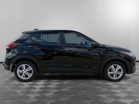 Used 2021 Nissan Kicks S image 7