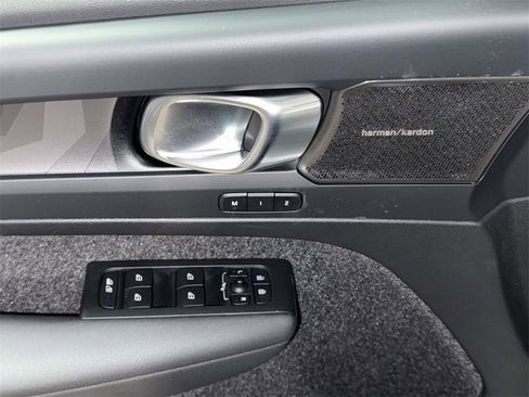 Used 2024 Volvo C40 P8 Recharge Ultimate image 21