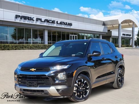Used 2023 Chevrolet TrailBlazer LT w/ Convenience Package image 1