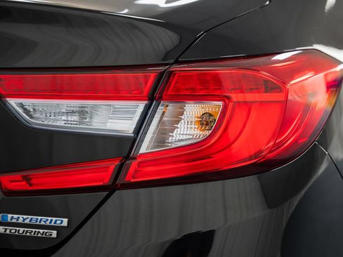 Used 2019 Honda Accord Touring image 7