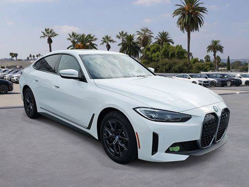 Used 2023 BMW i4 eDrive35 w/ Premium Package image 3