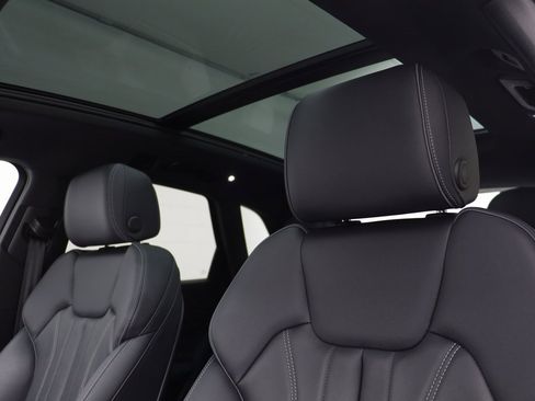 Used 2025 Audi Q5 e Premium Plus w/ Premium Plus Package image 14