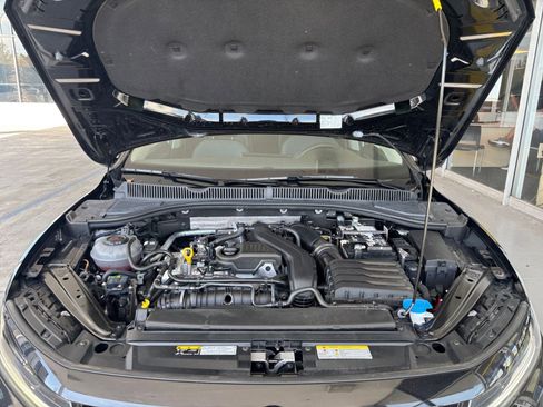 Used 2025 Volkswagen Jetta SE image 31