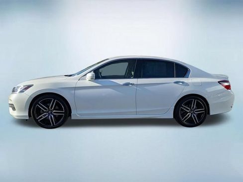 Used 2017 Honda Accord Touring image 6