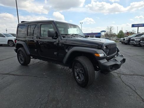 Used 2024 Jeep Wrangler Unlimited Sport AWD/4WD image 9