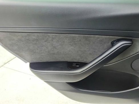 Used 2023 Tesla Model 3 Standard Range image 30