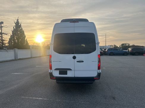 Used 2021 Mercedes-Benz Sprinter 2500 image 7