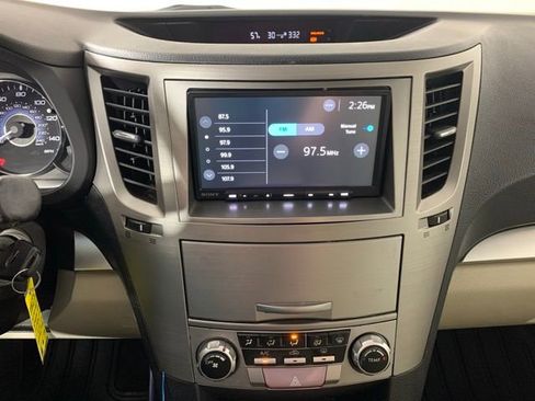 Used 2010 Subaru Outback 2.5i Premium image 10