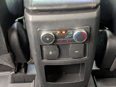 Used 2020 Ford Explorer XLT w/ Comfort Package image 24